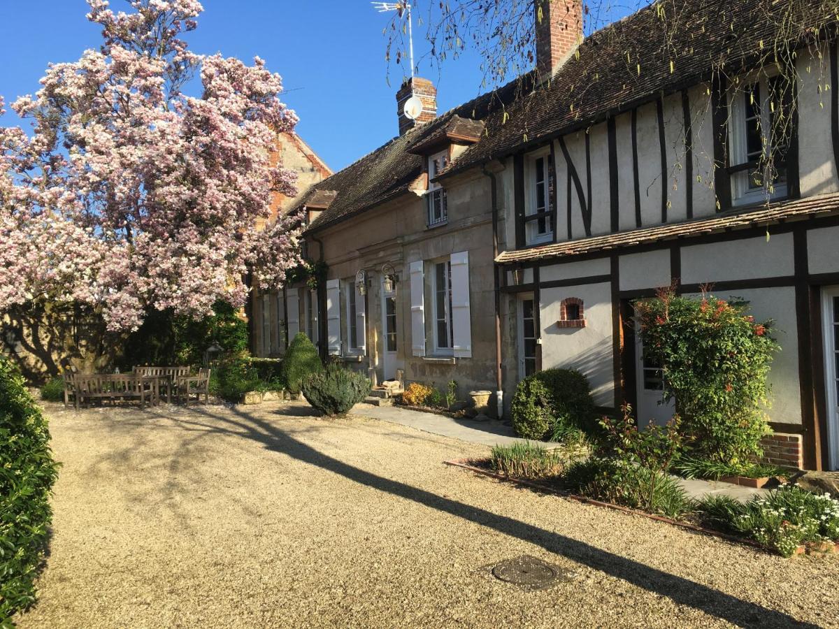 Bed and Breakfast Le Puits D'Angle Thibivillers Exterior foto
