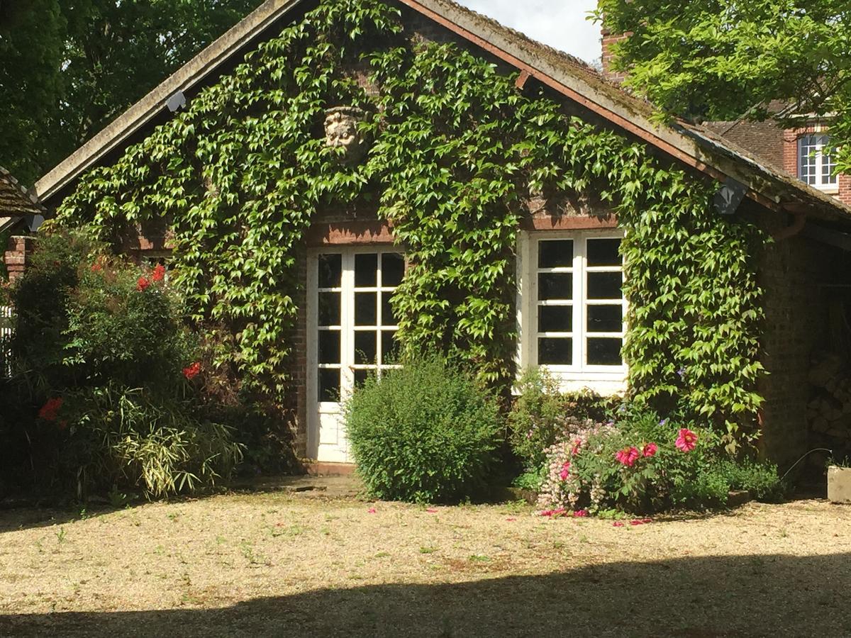 Bed and Breakfast Le Puits D'Angle Thibivillers Exterior foto