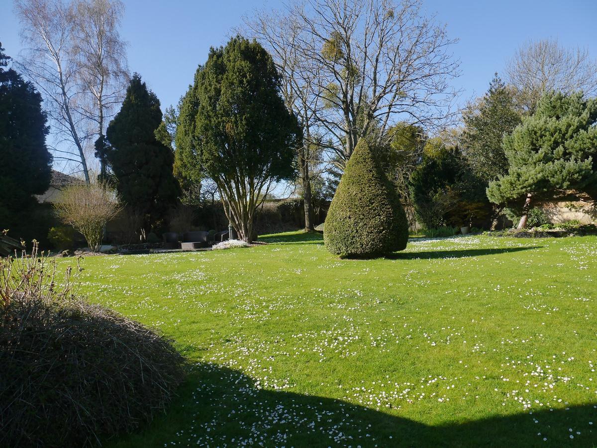 Bed and Breakfast Le Puits D'Angle Thibivillers Exterior foto
