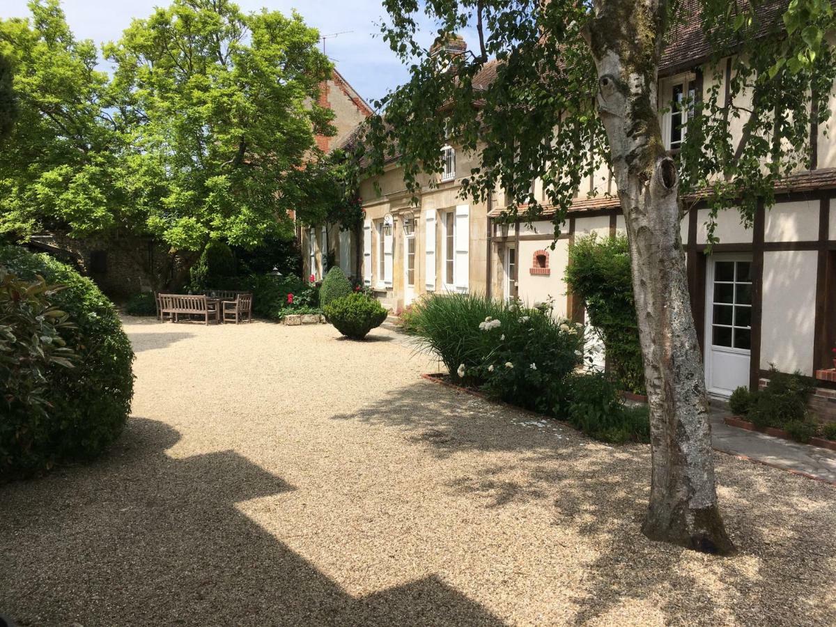 Bed and Breakfast Le Puits D'Angle Thibivillers Exterior foto